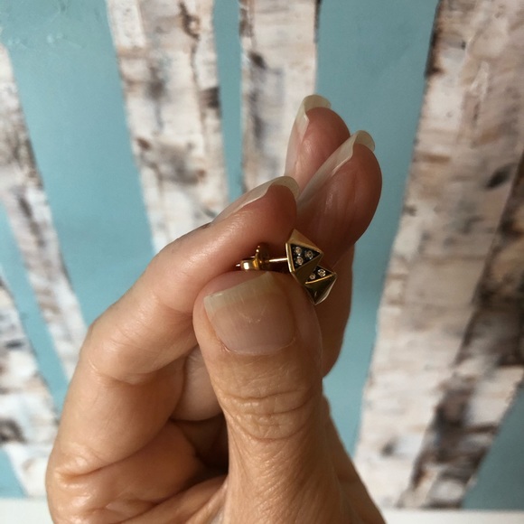 Harwell Godfrey hexagonal pyramid diamond 18K post earrings - Picture 3 of 3